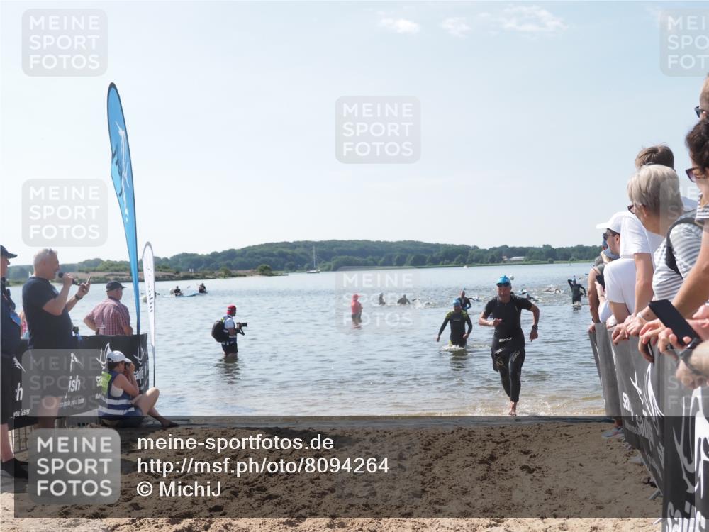 22.06.2025 - Viking Triathlon MichiJ http://msf.ph/oto/8094264 22.06.2025 10:40:05 Schwimmen 248, 283, 538 meine-sportfotos.de