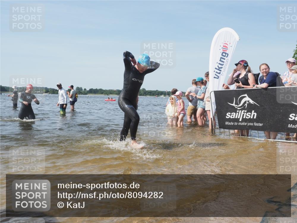 22.06.2025 - Viking Triathlon KatJ http://msf.ph/oto/8094282 22.06.2025 10:29:31 Schwimmen 6, 30, 33, 243, 612 meine-sportfotos.de