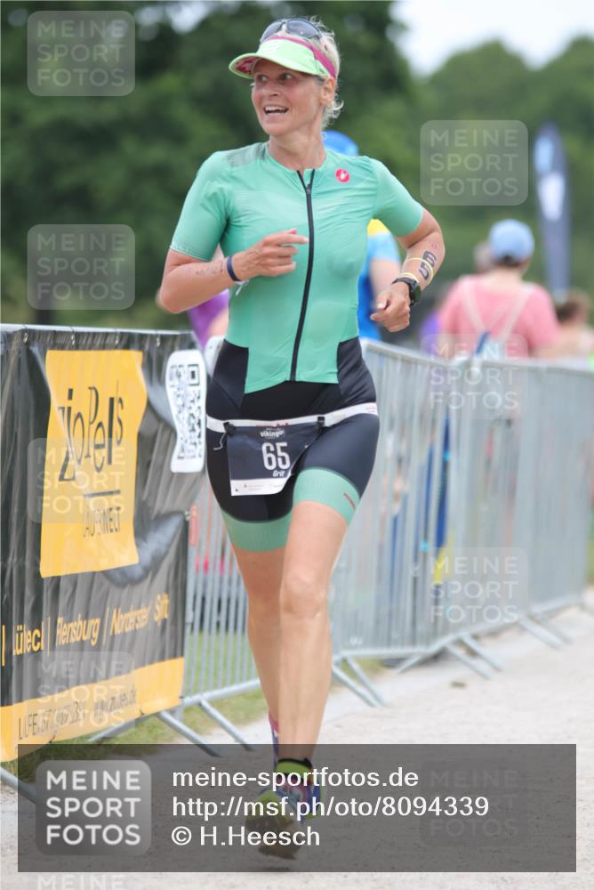 22.06.2025 - Viking Triathlon H.Heesch http://msf.ph/oto/8094339 22.06.2025 15:22:07 Laufen 65, 121 meine-sportfotos.de