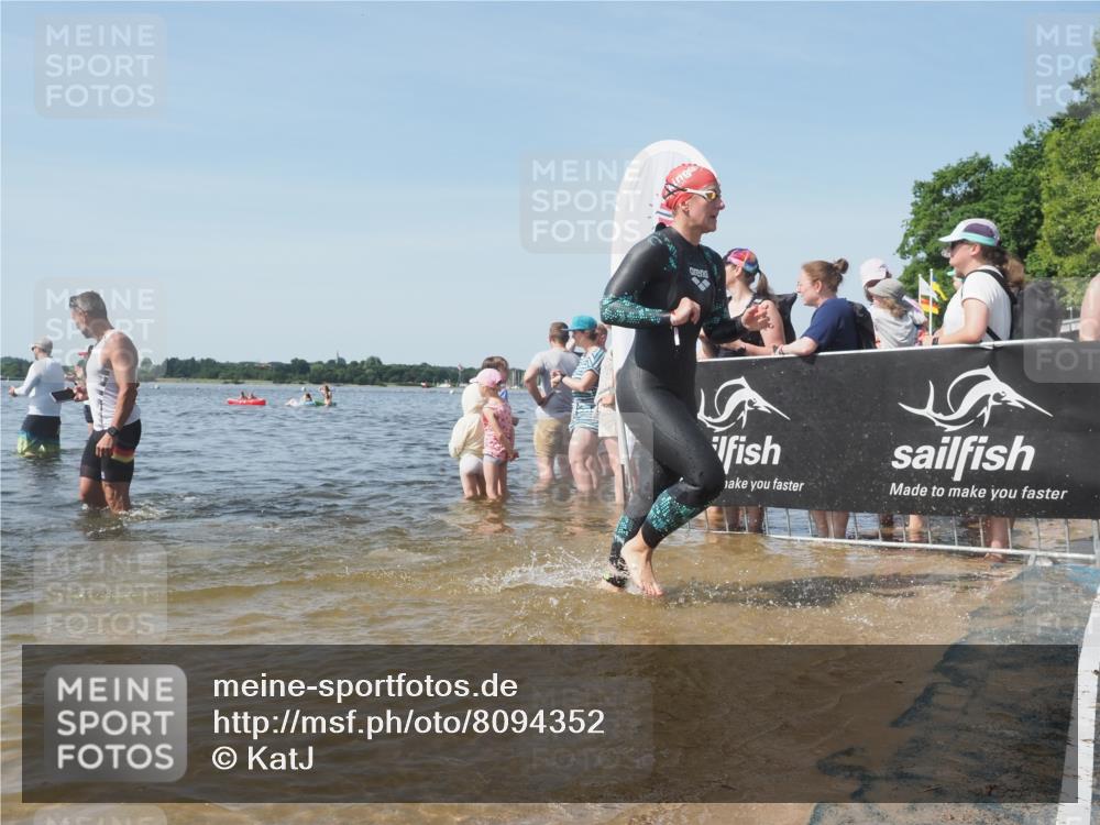 22.06.2025 - Viking Triathlon KatJ http://msf.ph/oto/8094352 22.06.2025 10:29:36 Schwimmen 6, 612 meine-sportfotos.de