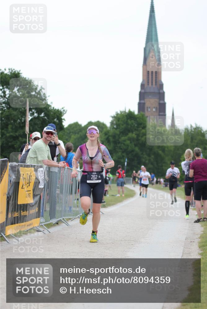 22.06.2025 - Viking Triathlon H.Heesch http://msf.ph/oto/8094359 22.06.2025 16:07:18 Laufen 202 meine-sportfotos.de