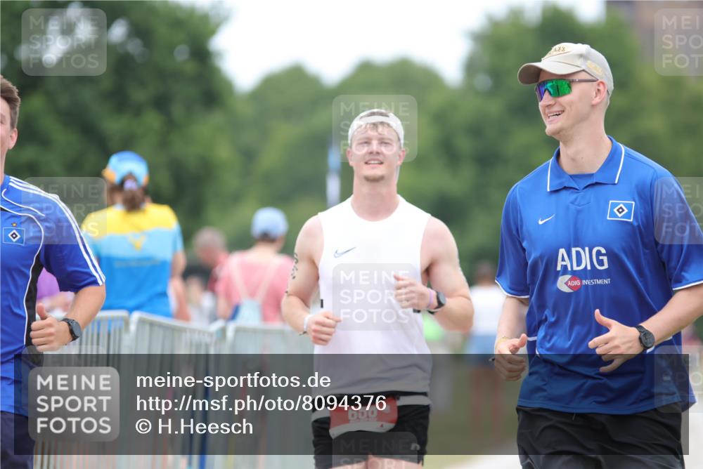 22.06.2025 - Viking Triathlon H.Heesch http://msf.ph/oto/8094376 22.06.2025 15:22:34 Laufen 658 meine-sportfotos.de