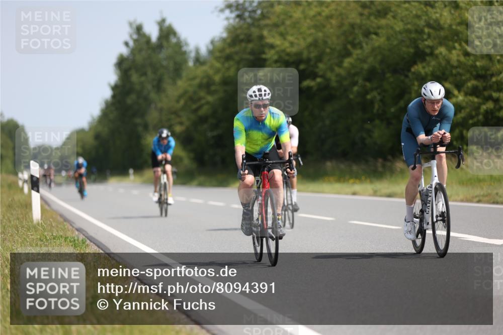 22.06.2025 - Viking Triathlon Yannick Fuchs http://msf.ph/oto/8094391 22.06.2025 11:19:51 Radfahren 17, 62, 100, 116, 224, 226, 278, 350, 402, 457, 520, 623, 640 meine-sportfotos.de