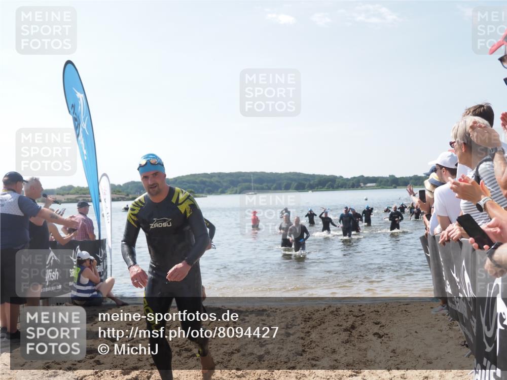 22.06.2025 - Viking Triathlon MichiJ http://msf.ph/oto/8094427 22.06.2025 10:40:18 Schwimmen 248, 375, 379, 385, 394, 487, 511, 517, 553 meine-sportfotos.de