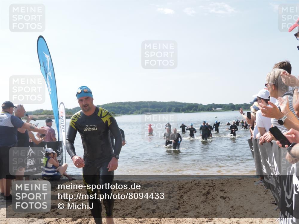 22.06.2025 - Viking Triathlon MichiJ http://msf.ph/oto/8094433 22.06.2025 10:40:18 Schwimmen 248, 375, 379, 385, 394, 487, 511, 517, 553 meine-sportfotos.de