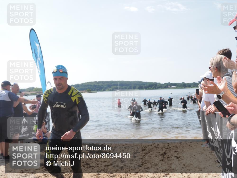 22.06.2025 - Viking Triathlon MichiJ http://msf.ph/oto/8094450 22.06.2025 10:40:18 Schwimmen 248, 375, 379, 385, 394, 487, 511, 517, 553 meine-sportfotos.de