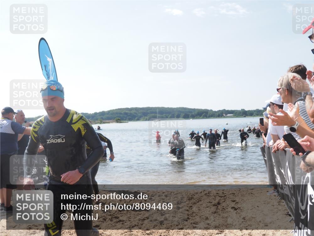 22.06.2025 - Viking Triathlon MichiJ http://msf.ph/oto/8094469 22.06.2025 10:40:19 Schwimmen 248, 254, 375, 379, 385, 394, 487, 511, 517, 553 meine-sportfotos.de