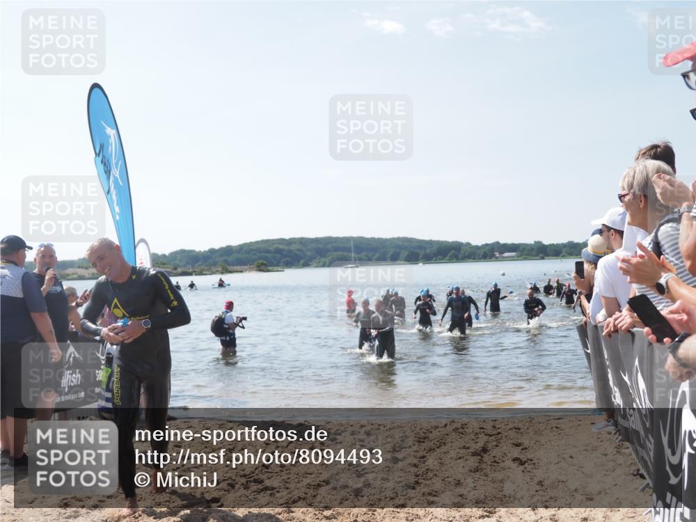 22.06.2025 - Viking Triathlon MichiJ http://msf.ph/oto/8094493 22.06.2025 10:40:20 Schwimmen 248, 254, 375, 379, 385, 394, 487, 511, 517, 553 meine-sportfotos.de