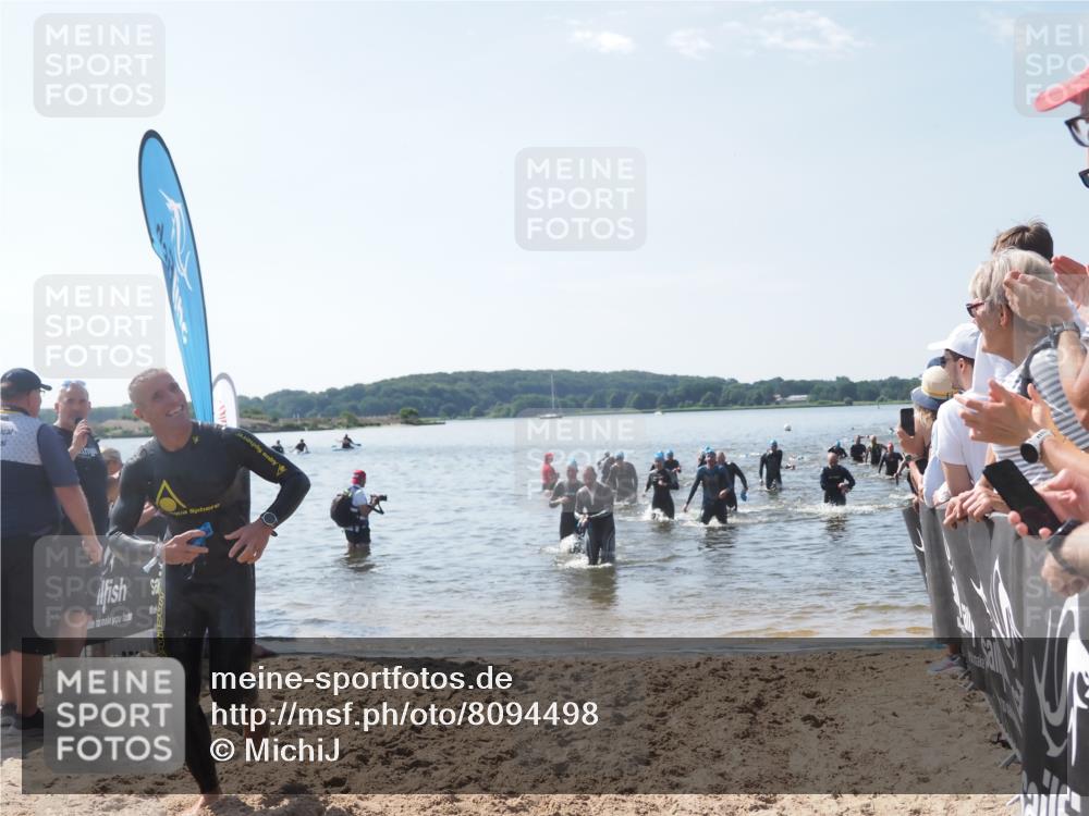 22.06.2025 - Viking Triathlon MichiJ http://msf.ph/oto/8094498 22.06.2025 10:40:20 Schwimmen 248, 254, 375, 379, 385, 394, 487, 511, 517, 553 meine-sportfotos.de