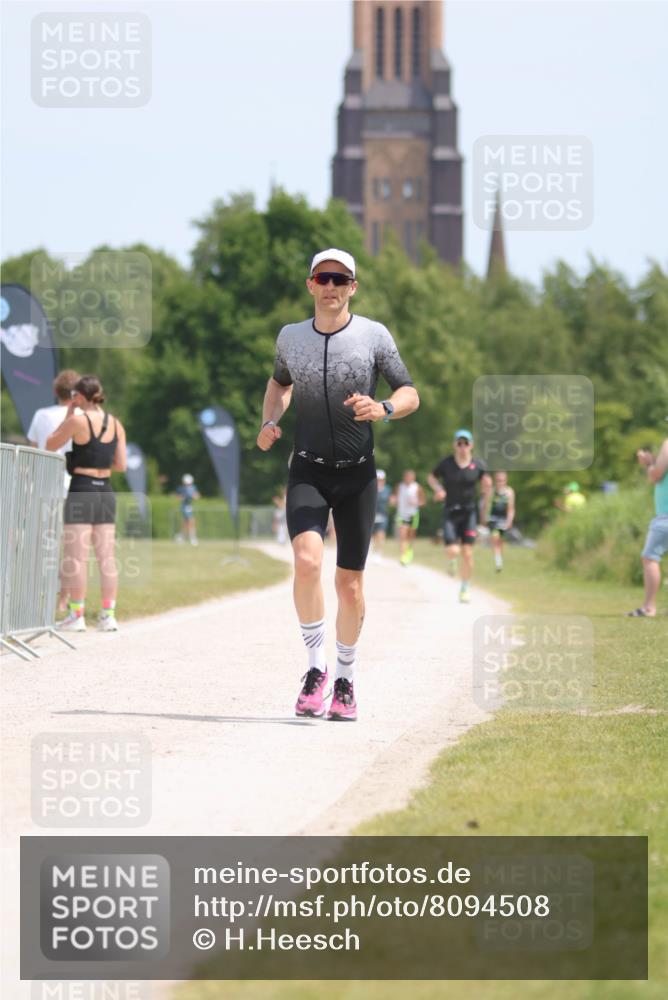 22.06.2025 - Viking Triathlon H.Heesch http://msf.ph/oto/8094508 22.06.2025 13:04:56 Laufen 132 meine-sportfotos.de