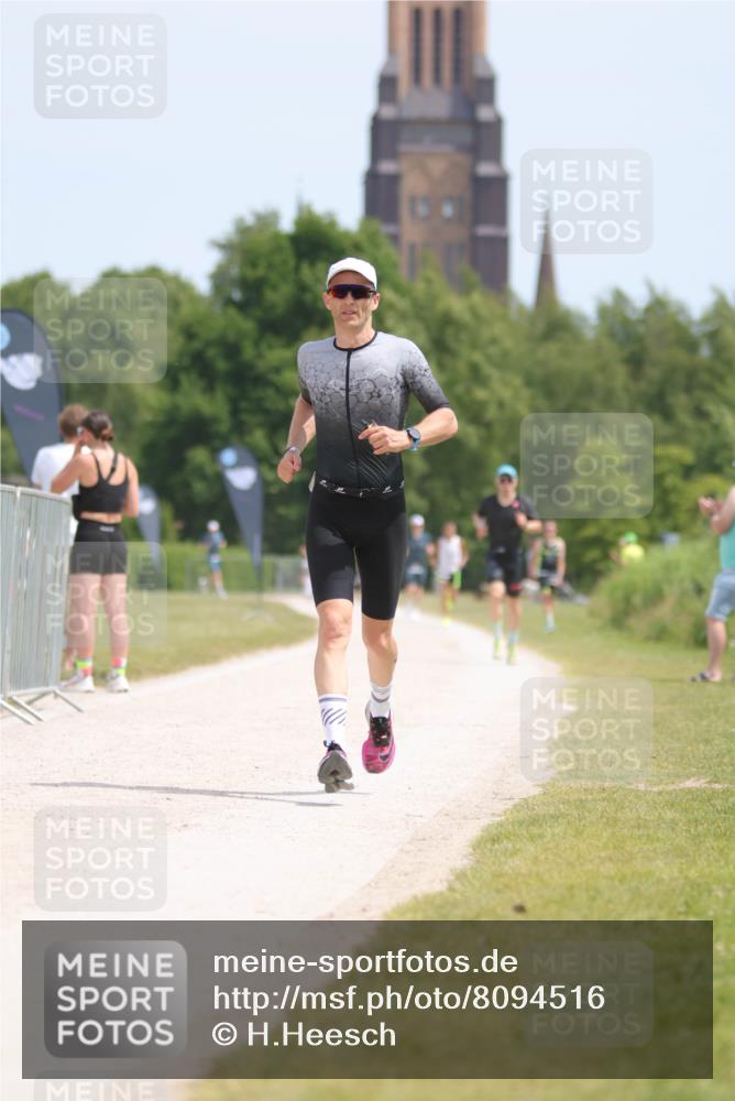 22.06.2025 - Viking Triathlon H.Heesch http://msf.ph/oto/8094516 22.06.2025 13:04:56 Laufen 132 meine-sportfotos.de