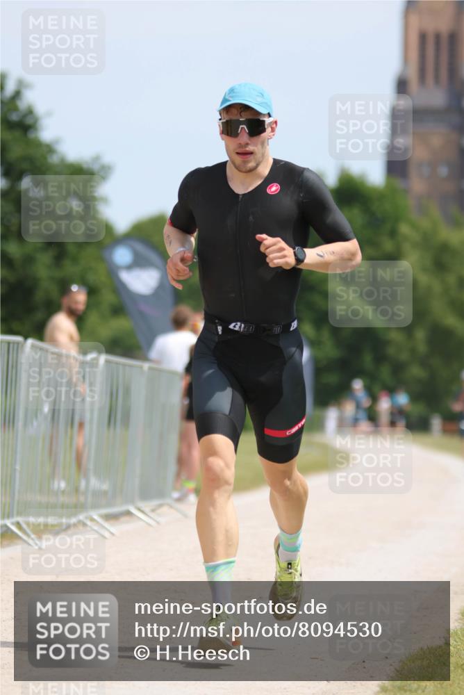 22.06.2025 - Viking Triathlon H.Heesch http://msf.ph/oto/8094530 22.06.2025 13:05:05 Laufen 87 meine-sportfotos.de