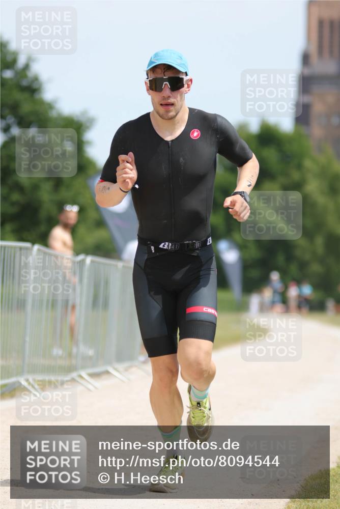 22.06.2025 - Viking Triathlon H.Heesch http://msf.ph/oto/8094544 22.06.2025 13:05:05 Laufen 87 meine-sportfotos.de