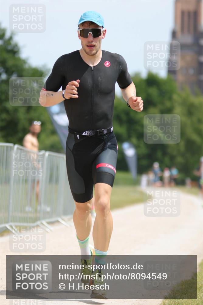 22.06.2025 - Viking Triathlon H.Heesch http://msf.ph/oto/8094549 22.06.2025 13:05:05 Laufen 87 meine-sportfotos.de
