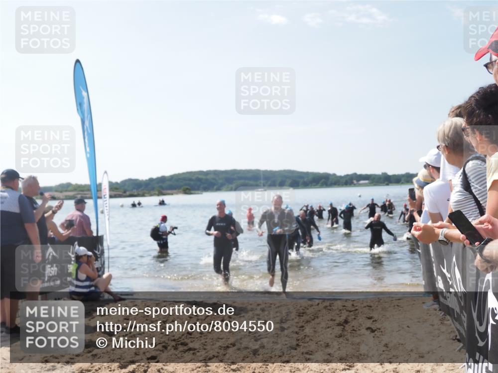 22.06.2025 - Viking Triathlon MichiJ http://msf.ph/oto/8094550 22.06.2025 10:40:24 Schwimmen 44, 228, 254, 275, 291, 375, 379, 385, 394, 487, 511, 514, 517, 553, 556 meine-sportfotos.de