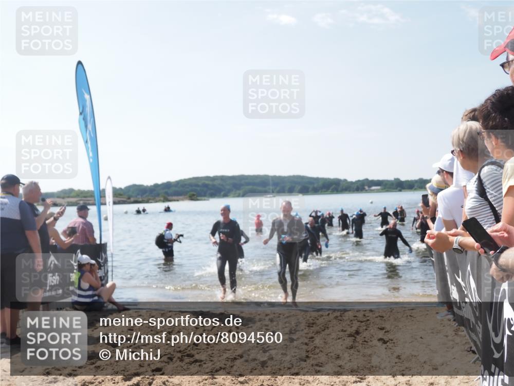 22.06.2025 - Viking Triathlon MichiJ http://msf.ph/oto/8094560 22.06.2025 10:40:24 Schwimmen 44, 228, 254, 275, 291, 375, 379, 385, 394, 487, 511, 514, 517, 553, 556 meine-sportfotos.de