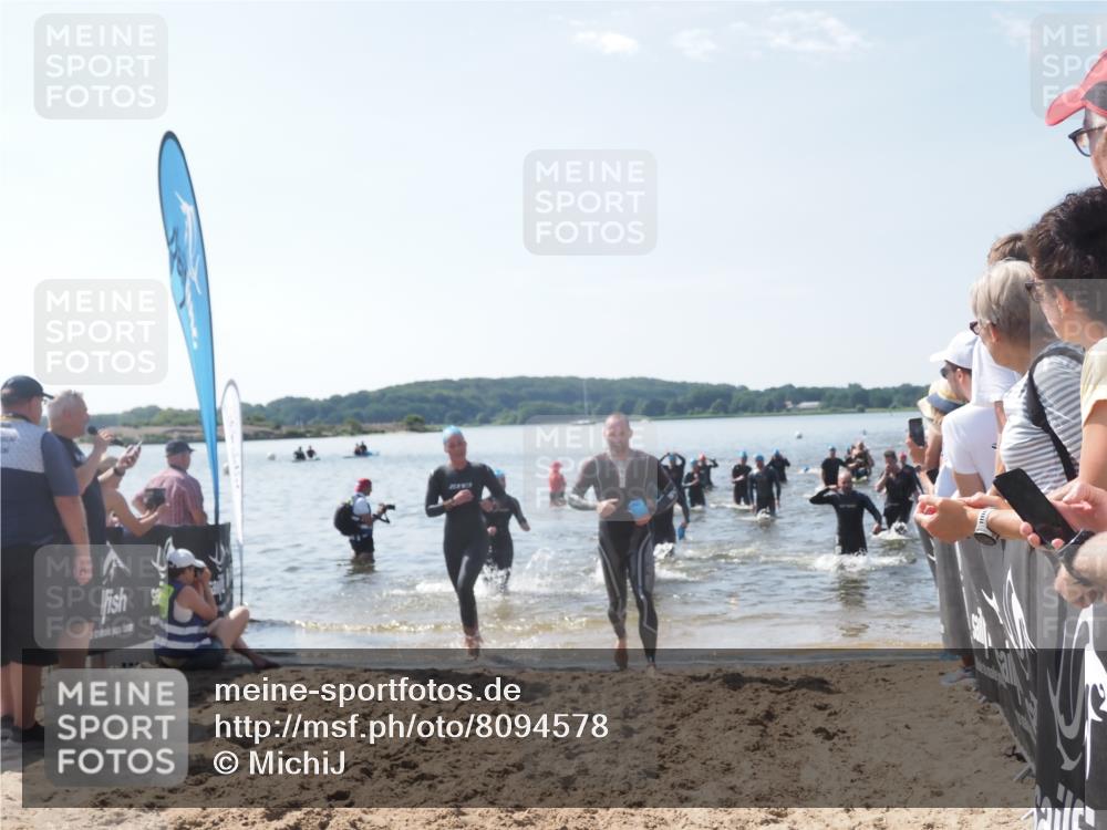 22.06.2025 - Viking Triathlon MichiJ http://msf.ph/oto/8094578 22.06.2025 10:40:25 Schwimmen 44, 228, 254, 275, 291, 375, 379, 385, 394, 487, 511, 514, 517, 553, 556, 644 meine-sportfotos.de