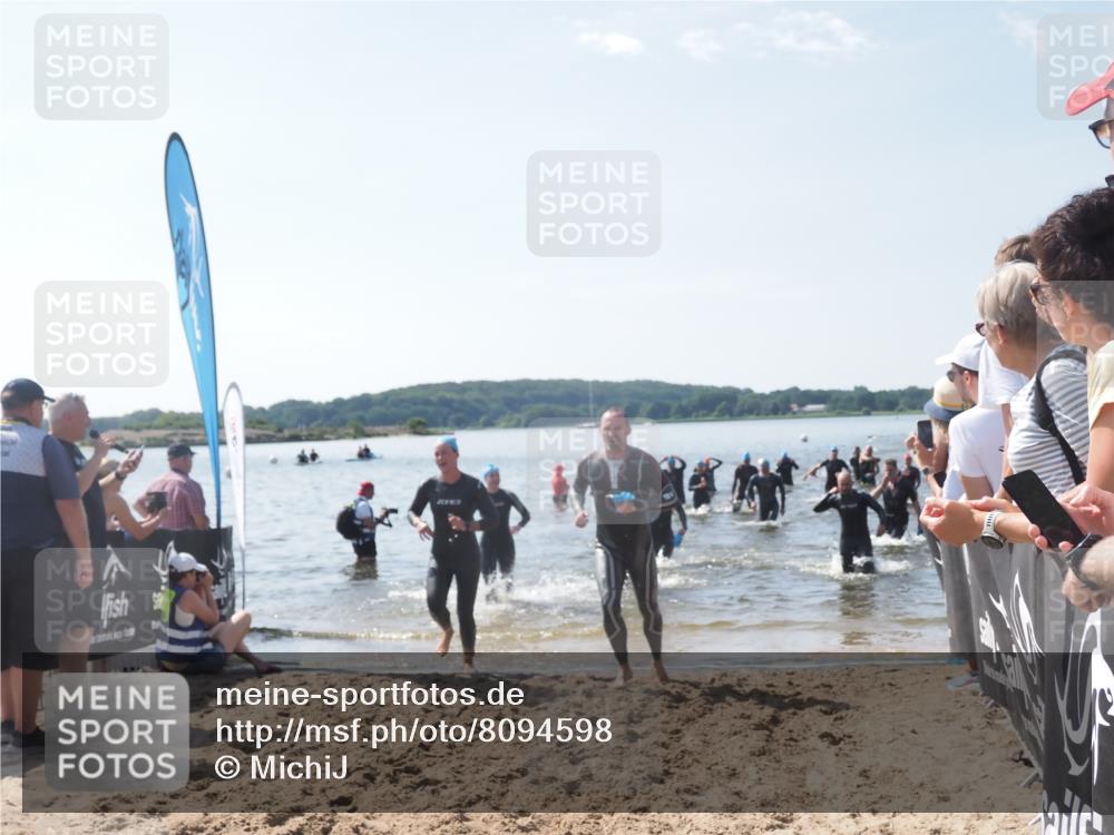 22.06.2025 - Viking Triathlon MichiJ http://msf.ph/oto/8094598 22.06.2025 10:40:25 Schwimmen 44, 228, 254, 275, 291, 375, 379, 385, 394, 487, 511, 514, 517, 553, 556, 644 meine-sportfotos.de