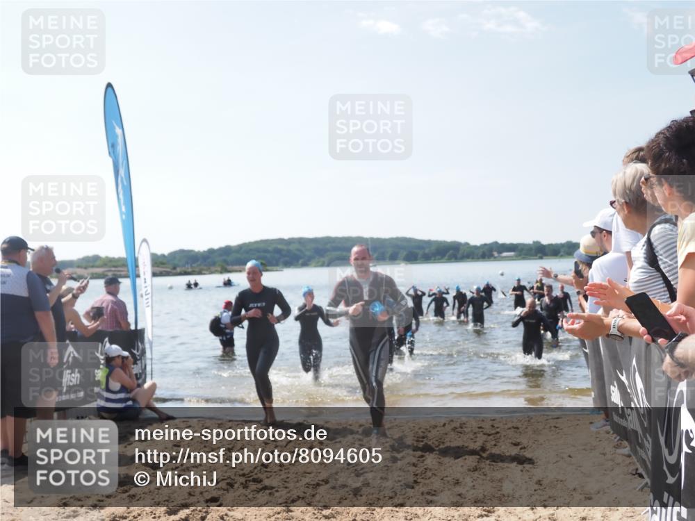 22.06.2025 - Viking Triathlon MichiJ http://msf.ph/oto/8094605 22.06.2025 10:40:25 Schwimmen 44, 228, 254, 275, 291, 375, 379, 385, 394, 487, 511, 514, 517, 553, 556, 644 meine-sportfotos.de