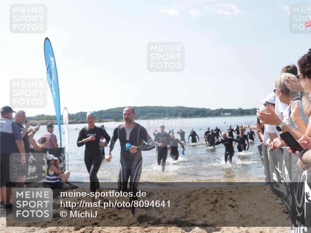 22.06.2025 - Viking Triathlon MichiJ http://msf.ph/oto/8094641 22.06.2025 10:40:26 Schwimmen 44, 228, 254, 275, 291, 325, 375, 379, 385, 394, 487, 511, 514, 517, 553, 556, 644, 657 meine-sportfotos.de