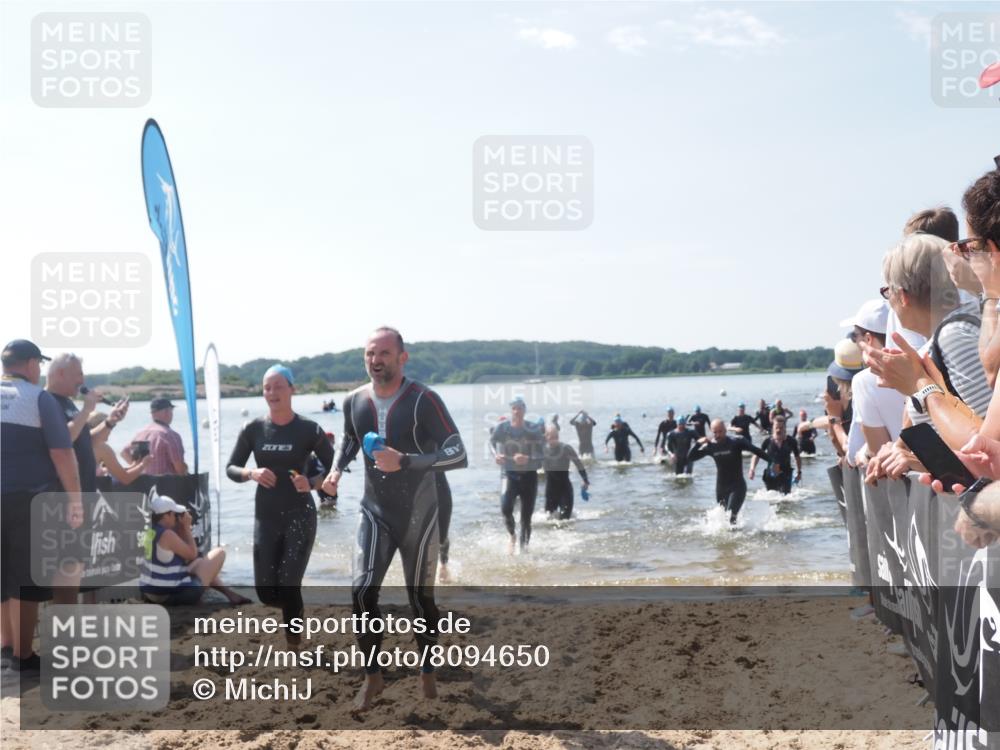 22.06.2025 - Viking Triathlon MichiJ http://msf.ph/oto/8094650 22.06.2025 10:40:26 Schwimmen 44, 228, 254, 275, 291, 325, 375, 379, 385, 394, 487, 511, 514, 517, 553, 556, 644, 657 meine-sportfotos.de