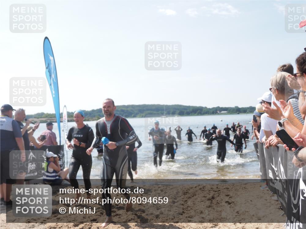 22.06.2025 - Viking Triathlon MichiJ http://msf.ph/oto/8094659 22.06.2025 10:40:27 Schwimmen 44, 228, 254, 275, 291, 325, 375, 379, 385, 394, 487, 511, 514, 517, 553, 556, 644, 657 meine-sportfotos.de