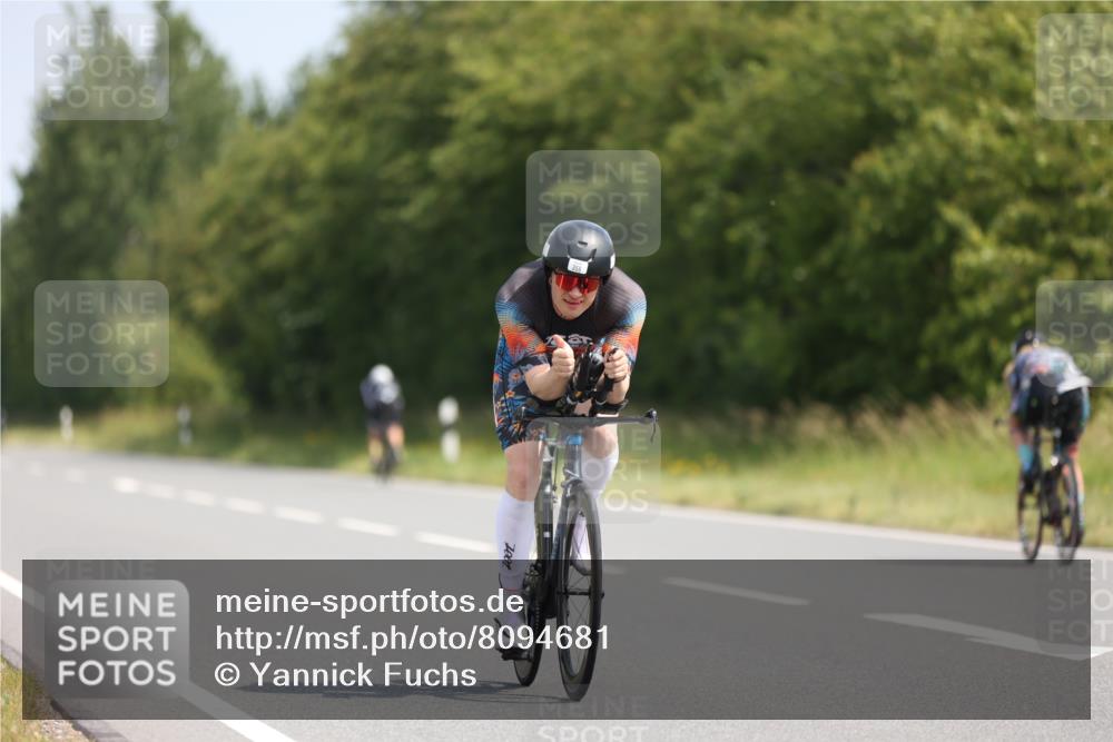 22.06.2025 - Viking Triathlon Yannick Fuchs http://msf.ph/oto/8094681 22.06.2025 11:20:01 Radfahren 48, 53, 136, 226, 273, 355, 399, 402, 416, 640 meine-sportfotos.de