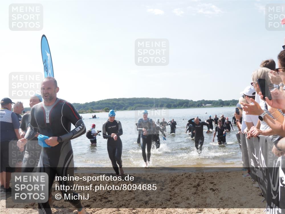22.06.2025 - Viking Triathlon MichiJ http://msf.ph/oto/8094685 22.06.2025 10:40:27 Schwimmen 44, 228, 254, 275, 291, 325, 375, 379, 385, 394, 487, 511, 514, 517, 553, 556, 644, 657 meine-sportfotos.de