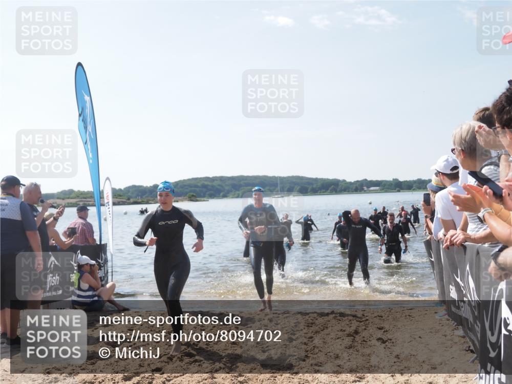 22.06.2025 - Viking Triathlon MichiJ http://msf.ph/oto/8094702 22.06.2025 10:40:28 Schwimmen 44, 228, 254, 275, 291, 325, 375, 379, 385, 487, 511, 514, 517, 556, 644, 657 meine-sportfotos.de