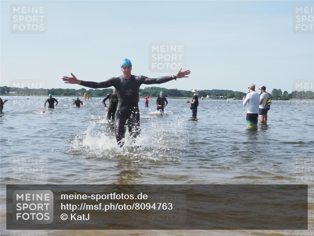 22.06.2025 - Viking Triathlon KatJ http://msf.ph/oto/8094763 22.06.2025 10:30:06 Schwimmen 132, 175, 203, 264, 374, 491, 626 meine-sportfotos.de