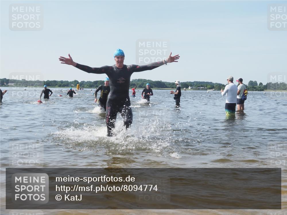 22.06.2025 - Viking Triathlon KatJ http://msf.ph/oto/8094774 22.06.2025 10:30:06 Schwimmen 132, 175, 203, 264, 374, 491, 626 meine-sportfotos.de