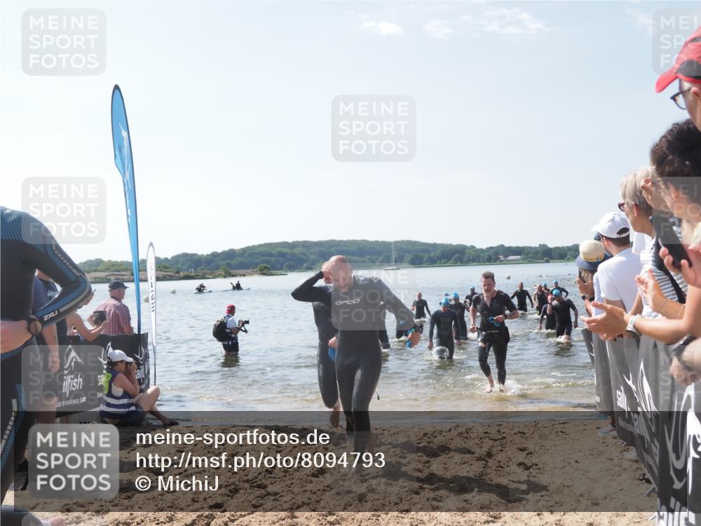 22.06.2025 - Viking Triathlon MichiJ http://msf.ph/oto/8094793 22.06.2025 10:40:31 Schwimmen 44, 228, 239, 254, 275, 291, 325, 375, 385, 511, 514, 517, 556, 644, 655, 657 meine-sportfotos.de