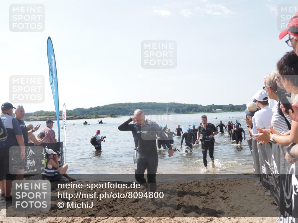 22.06.2025 - Viking Triathlon MichiJ http://msf.ph/oto/8094800 22.06.2025 10:40:31 Schwimmen 44, 228, 239, 254, 275, 291, 325, 375, 385, 511, 514, 517, 556, 644, 655, 657 meine-sportfotos.de