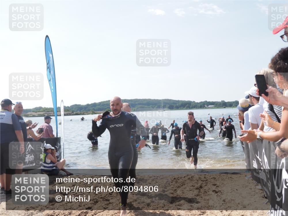 22.06.2025 - Viking Triathlon MichiJ http://msf.ph/oto/8094806 22.06.2025 10:40:31 Schwimmen 44, 228, 239, 254, 275, 291, 325, 375, 385, 511, 514, 517, 556, 644, 655, 657 meine-sportfotos.de