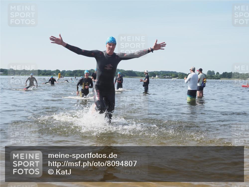 22.06.2025 - Viking Triathlon KatJ http://msf.ph/oto/8094807 22.06.2025 10:30:06 Schwimmen 132, 175, 203, 264, 374, 491, 626 meine-sportfotos.de