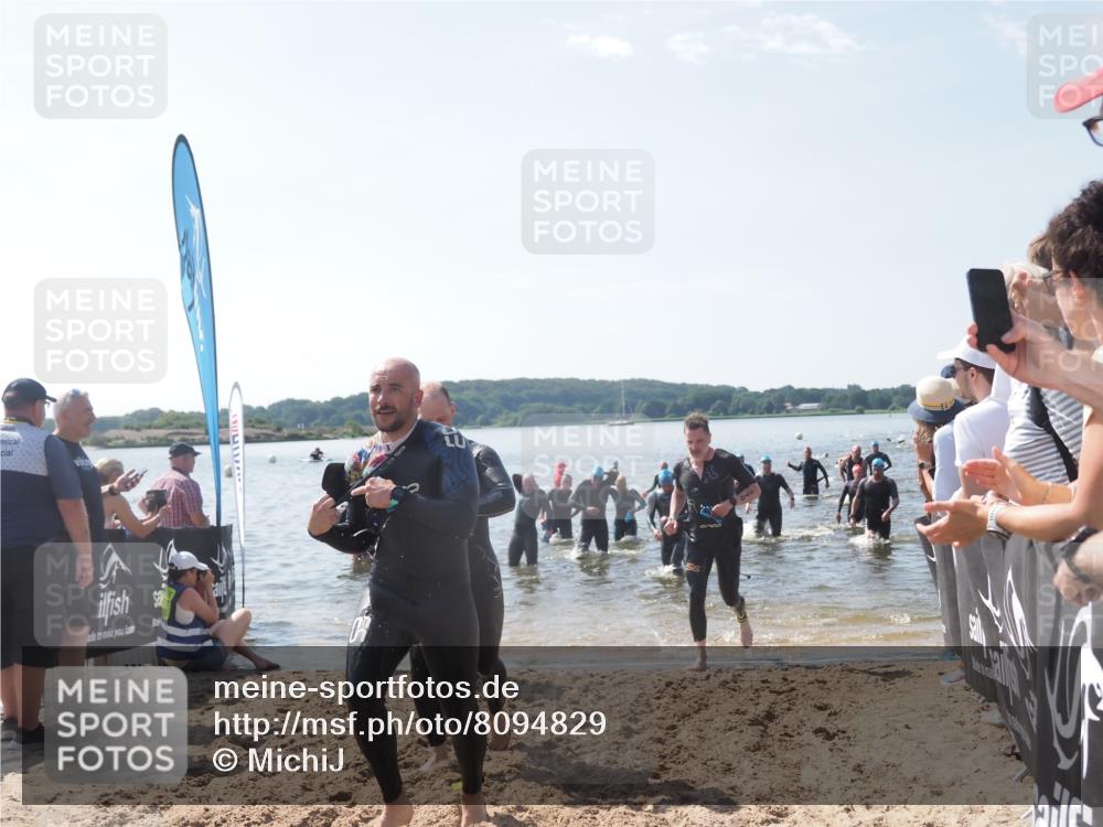 22.06.2025 - Viking Triathlon MichiJ http://msf.ph/oto/8094829 22.06.2025 10:40:32 Schwimmen 44, 228, 235, 239, 254, 275, 291, 325, 375, 385, 511, 514, 517, 556, 644, 655, 657 meine-sportfotos.de