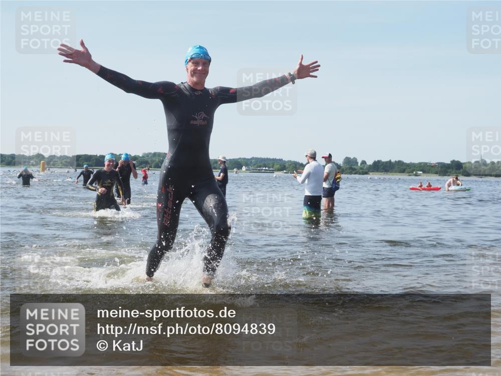 22.06.2025 - Viking Triathlon KatJ http://msf.ph/oto/8094839 22.06.2025 10:30:07 Schwimmen 132, 175, 203, 264, 374, 491, 626 meine-sportfotos.de