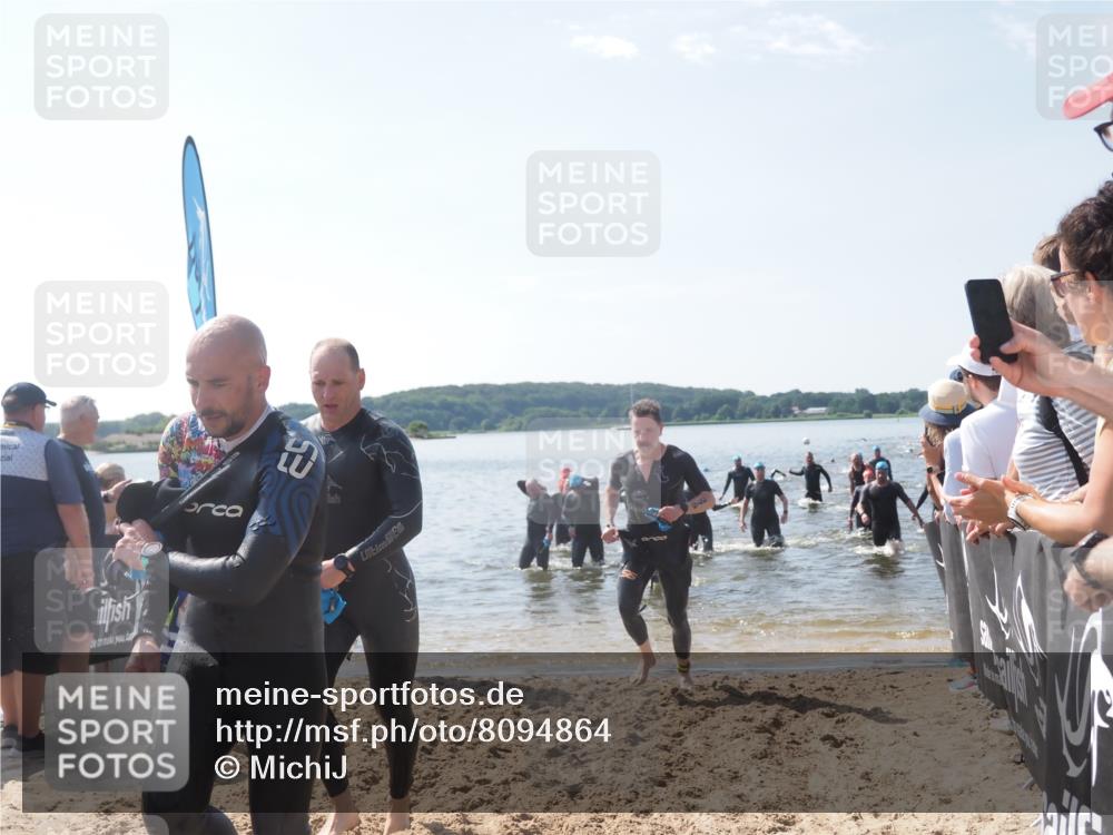 22.06.2025 - Viking Triathlon MichiJ http://msf.ph/oto/8094864 22.06.2025 10:40:32 Schwimmen 44, 228, 235, 239, 254, 275, 291, 325, 375, 385, 511, 514, 517, 556, 644, 655, 657 meine-sportfotos.de