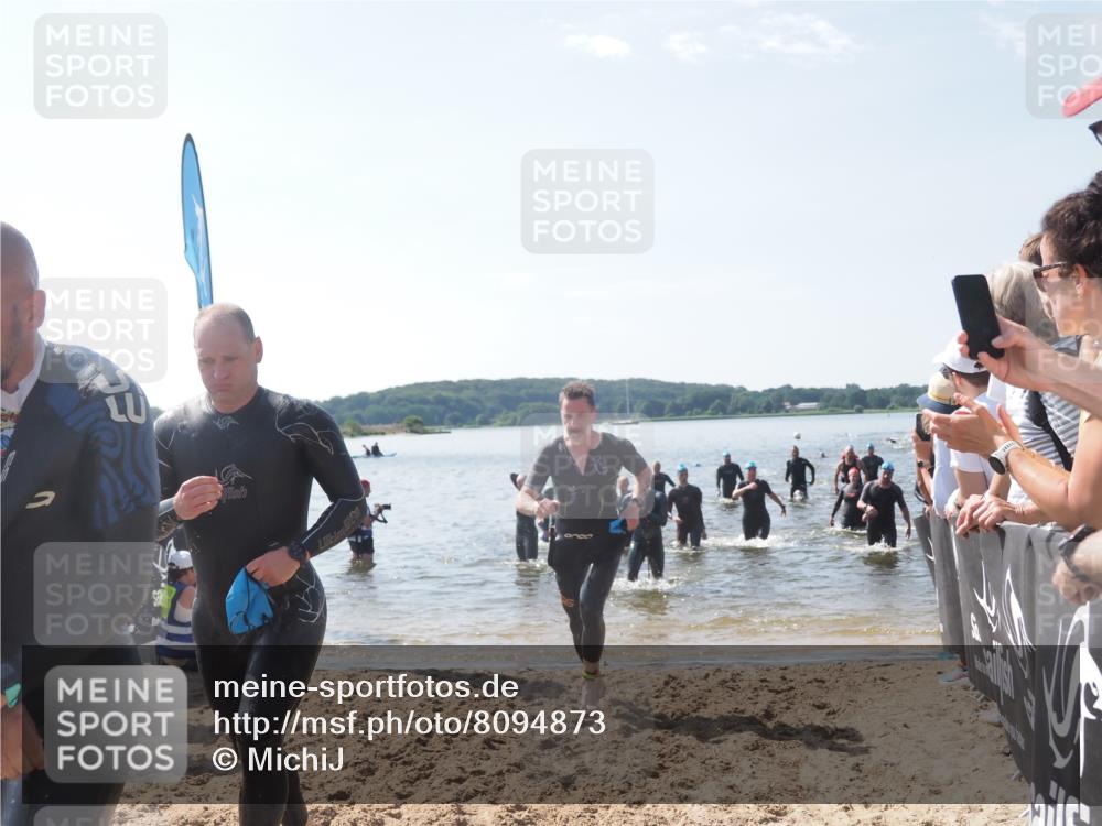 22.06.2025 - Viking Triathlon MichiJ http://msf.ph/oto/8094873 22.06.2025 10:40:33 Schwimmen 44, 228, 235, 239, 254, 275, 291, 325, 361, 375, 385, 511, 514, 556, 644, 655, 657 meine-sportfotos.de