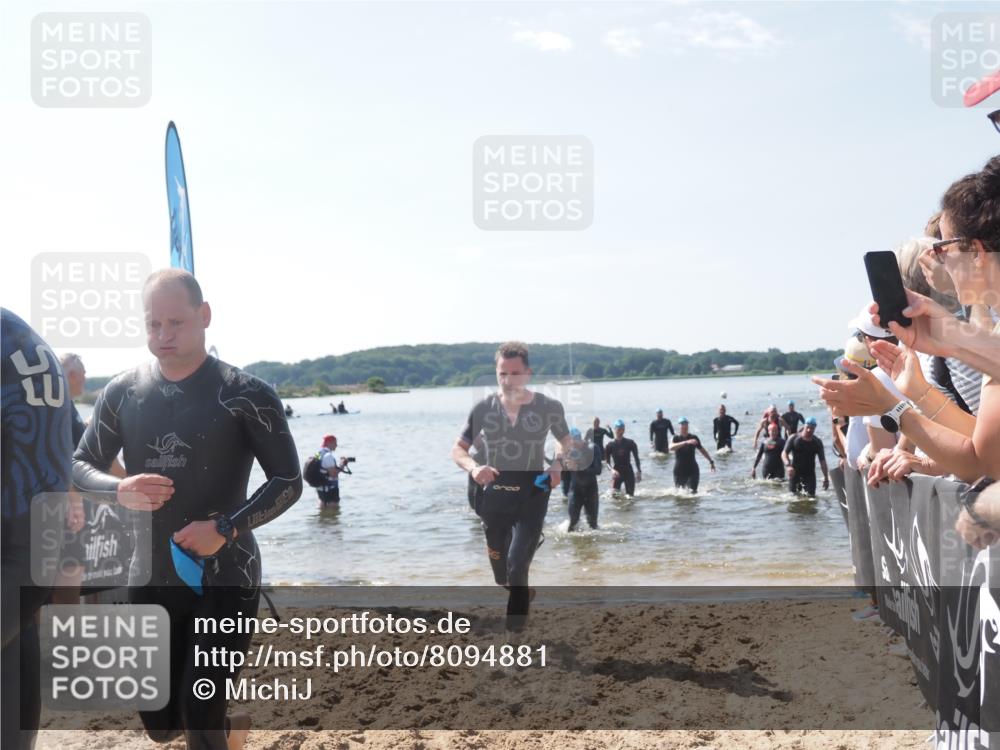 22.06.2025 - Viking Triathlon MichiJ http://msf.ph/oto/8094881 22.06.2025 10:40:33 Schwimmen 44, 228, 235, 239, 254, 275, 291, 325, 361, 375, 385, 511, 514, 556, 644, 655, 657 meine-sportfotos.de