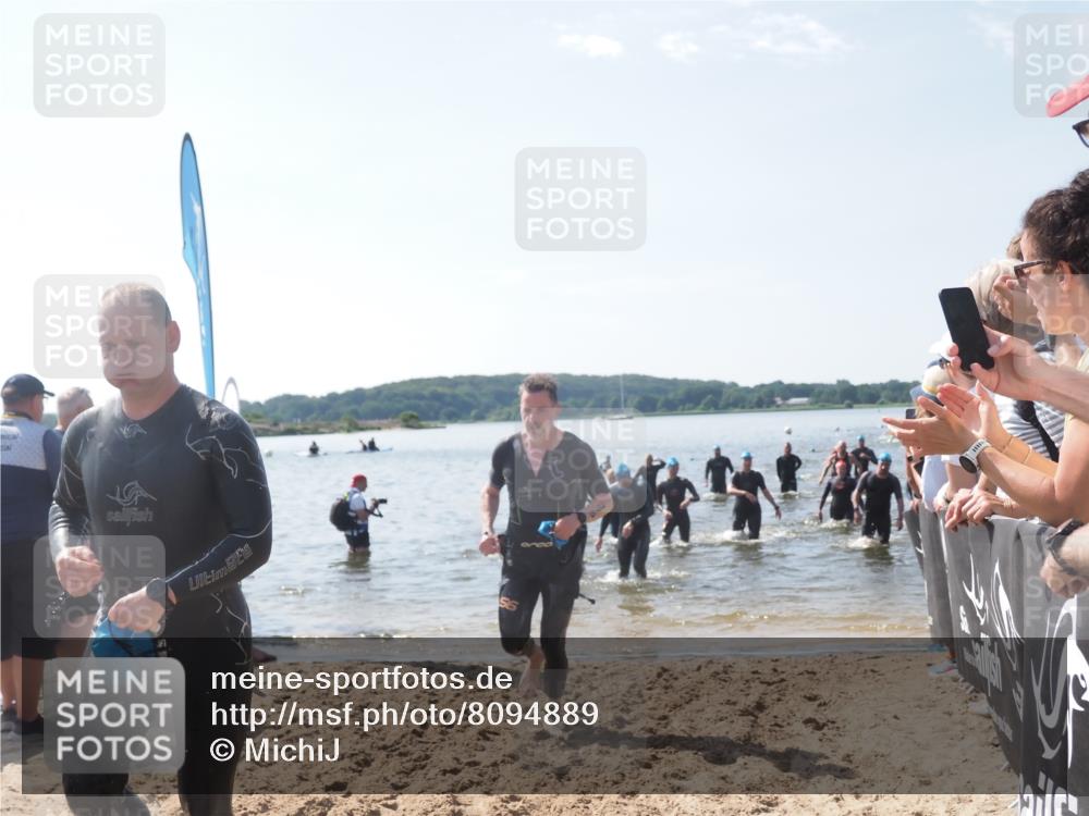 22.06.2025 - Viking Triathlon MichiJ http://msf.ph/oto/8094889 22.06.2025 10:40:33 Schwimmen 44, 228, 235, 239, 254, 275, 291, 325, 361, 375, 385, 511, 514, 556, 644, 655, 657 meine-sportfotos.de