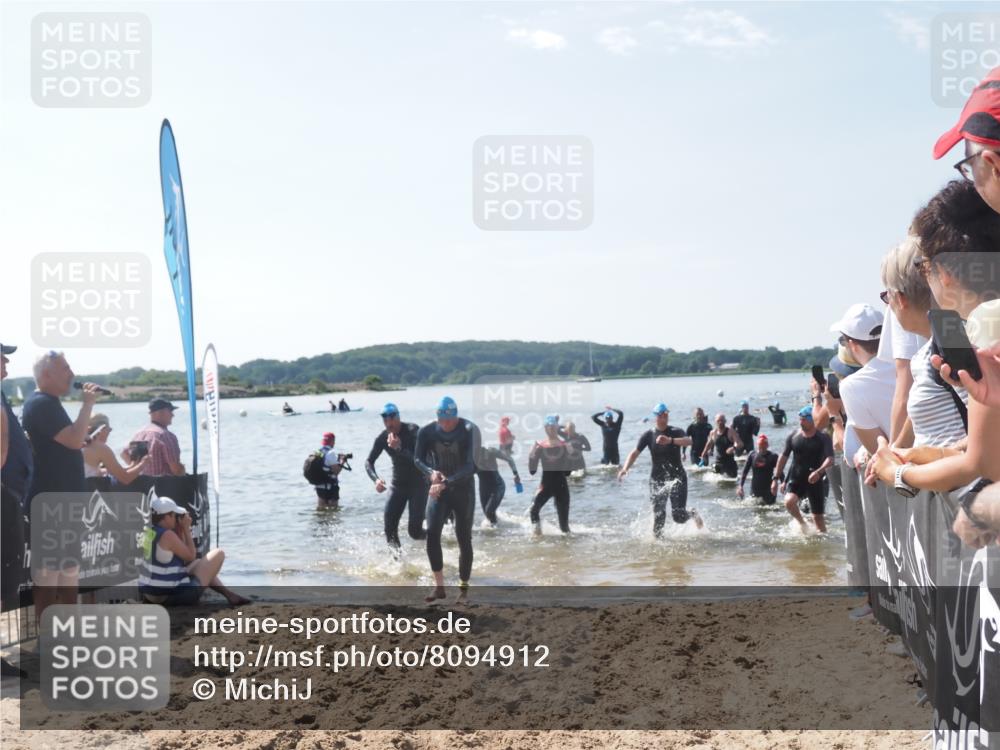 22.06.2025 - Viking Triathlon MichiJ http://msf.ph/oto/8094912 22.06.2025 10:40:37 Schwimmen 44, 228, 235, 239, 254, 266, 275, 291, 325, 361, 462, 511, 514, 556, 644, 655, 657 meine-sportfotos.de