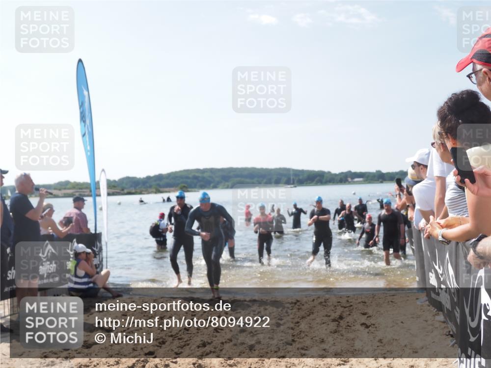 22.06.2025 - Viking Triathlon MichiJ http://msf.ph/oto/8094922 22.06.2025 10:40:38 Schwimmen 44, 228, 235, 239, 254, 266, 275, 291, 325, 361, 462, 511, 514, 556, 644, 655, 657 meine-sportfotos.de
