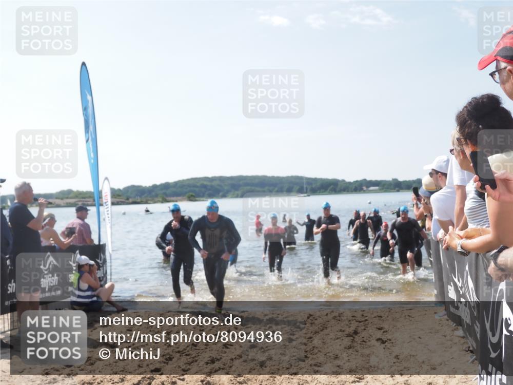 22.06.2025 - Viking Triathlon MichiJ http://msf.ph/oto/8094936 22.06.2025 10:40:38 Schwimmen 44, 228, 235, 239, 254, 266, 275, 291, 325, 361, 462, 511, 514, 556, 644, 655, 657 meine-sportfotos.de