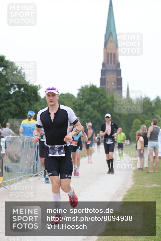22.06.2025 - Viking Triathlon H.Heesch http://msf.ph/oto/8094938 22.06.2025 15:25:20 Laufen 97, 427, 467, 605, 625 meine-sportfotos.de