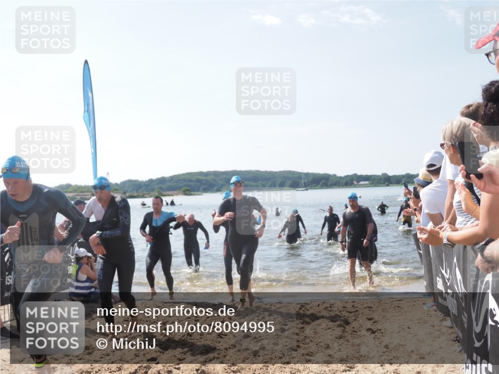 22.06.2025 - Viking Triathlon MichiJ http://msf.ph/oto/8094995 22.06.2025 10:40:40 Schwimmen 44, 228, 235, 239, 254, 266, 275, 291, 325, 361, 462, 514, 530, 556, 644, 655, 657 meine-sportfotos.de