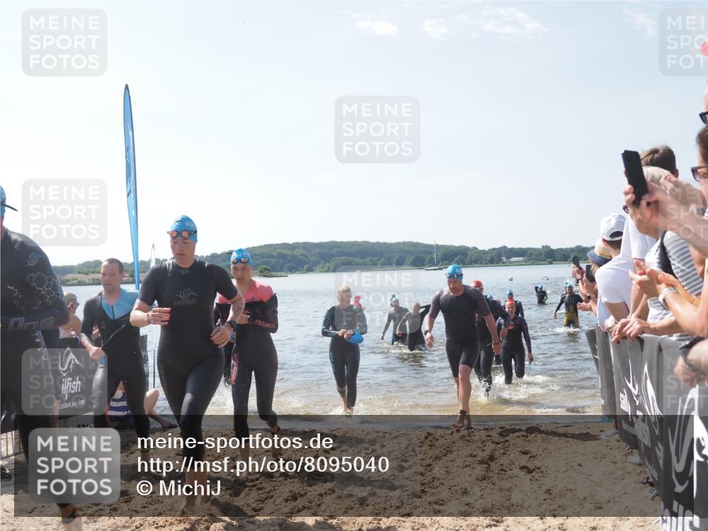 22.06.2025 - Viking Triathlon MichiJ http://msf.ph/oto/8095040 22.06.2025 10:40:41 Schwimmen 44, 59, 228, 235, 239, 266, 275, 291, 325, 361, 462, 514, 530, 556, 644, 655, 657 meine-sportfotos.de