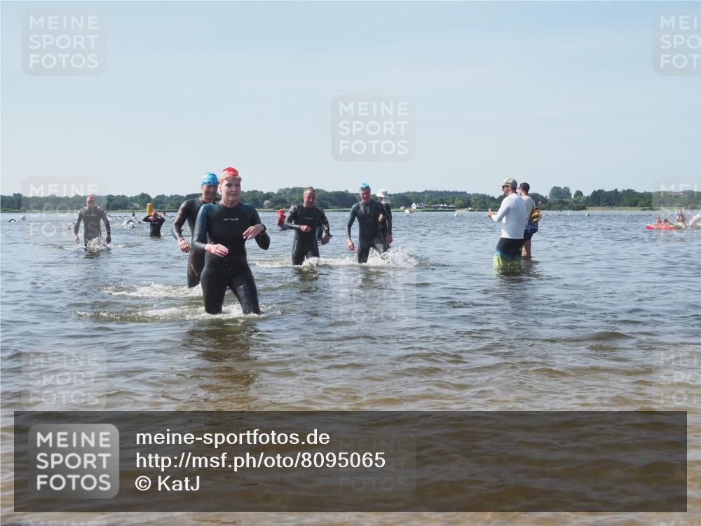 22.06.2025 - Viking Triathlon KatJ http://msf.ph/oto/8095065 22.06.2025 10:30:20 Schwimmen 132, 381, 393, 491, 626, 643 meine-sportfotos.de