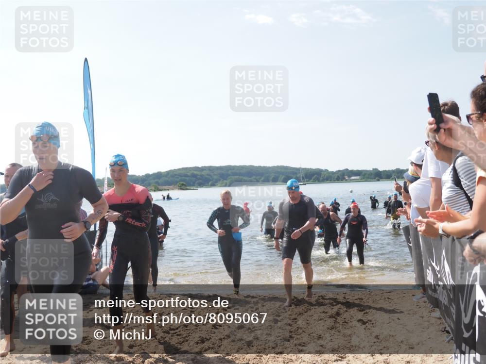 22.06.2025 - Viking Triathlon MichiJ http://msf.ph/oto/8095067 22.06.2025 10:40:42 Schwimmen 44, 59, 228, 235, 239, 266, 275, 291, 325, 361, 397, 462, 514, 530, 556, 644, 655, 657 meine-sportfotos.de
