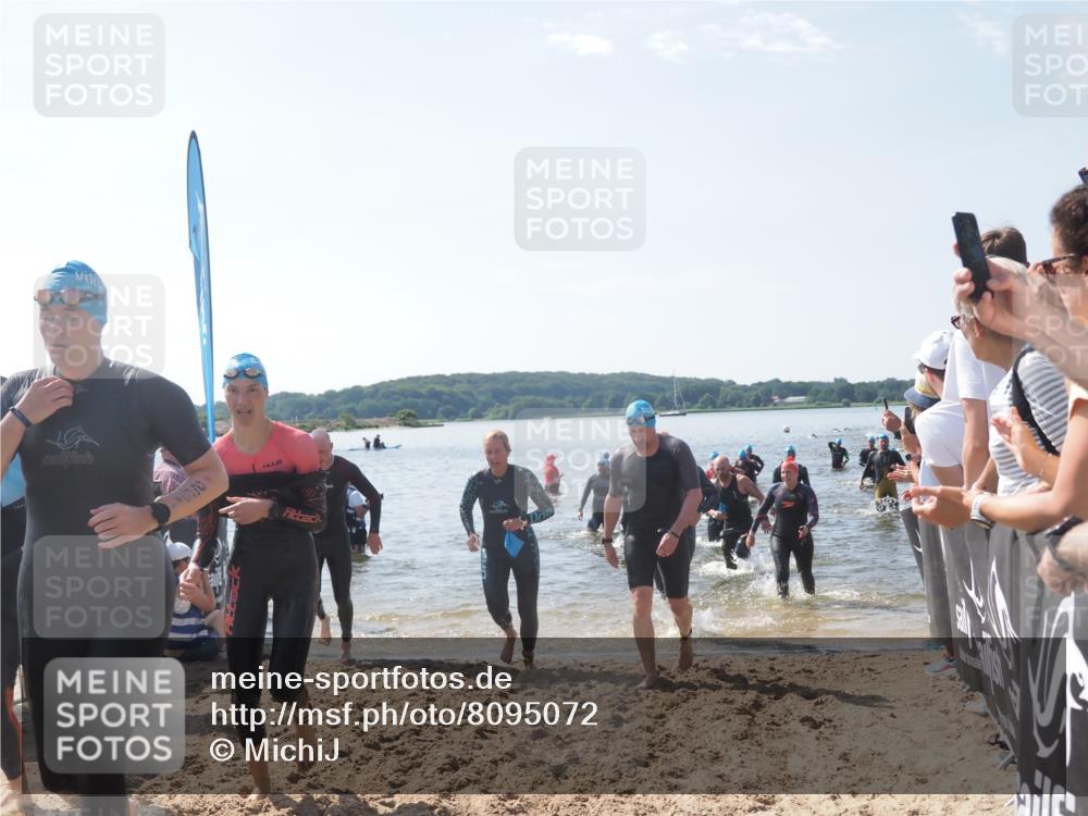 22.06.2025 - Viking Triathlon MichiJ http://msf.ph/oto/8095072 22.06.2025 10:40:42 Schwimmen 44, 59, 228, 235, 239, 266, 275, 291, 325, 361, 397, 462, 514, 530, 556, 644, 655, 657 meine-sportfotos.de